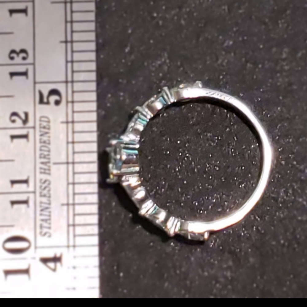 🆕 Silver & Diamond Crystal Ring 🆕 - Picture 7 of 15